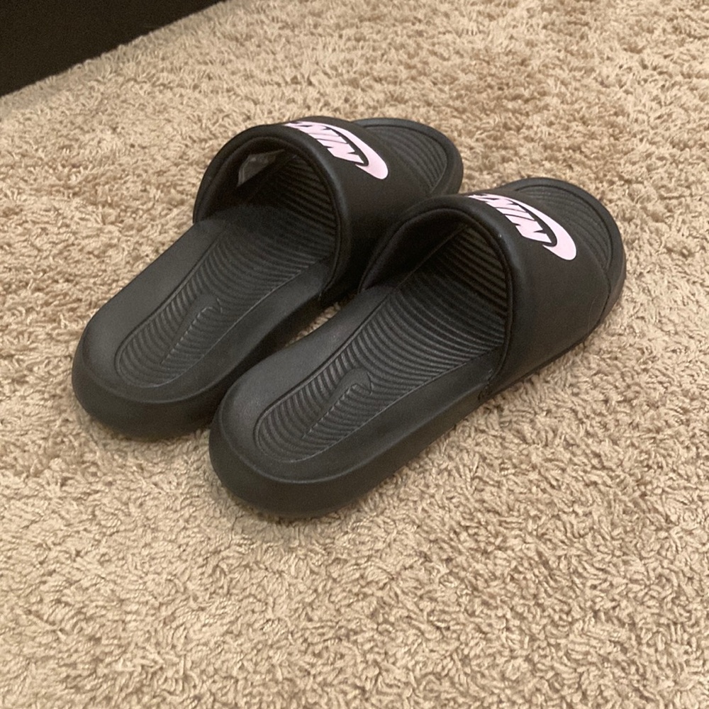 nike slides
